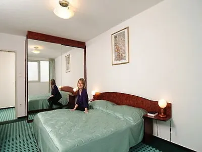 Europa Hotels & Congress Center Budapest 3*,